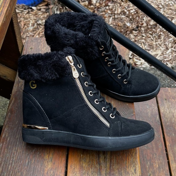 GBG LOS ANGELES GUESS BLACK FAUX FUR LINED WINTER WEDGE ANKLE BOOTS SIZE 7.5 - Picture 1 of 14